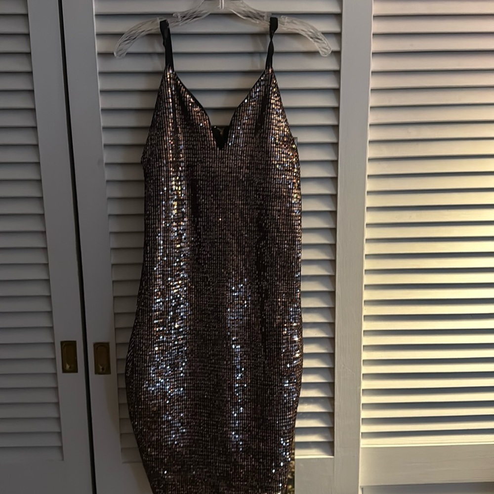 Sequined bodycon Fashion-to-figure dress